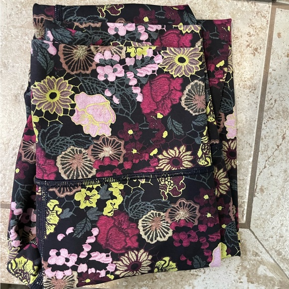 Lululemon Wunder Under Hi-Rise Tight 26" in Fluorolace Multi Size 4 - Picture 5 of 8